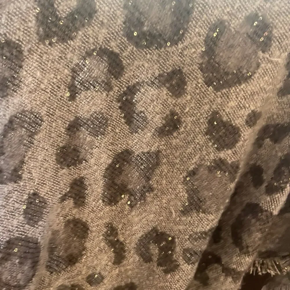 Collectionsightsee large wrap shawl gray cheetah